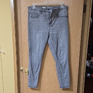 Women's Gray Jeggings